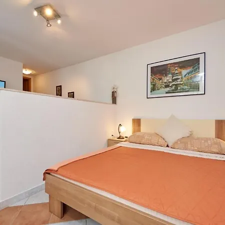 In Mastrinka With Loggia, Air Conditioning, Wifi, Washing Machine 5159-1 Apartamento *