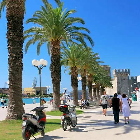 In Mastrinka With Loggia, Air Conditioning, Wifi, Washing Machine 5159-1 Apartamento *