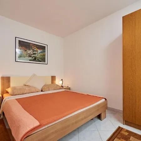 In Mastrinka With Loggia, Air Conditioning, Wifi, Washing Machine 5159-1 *